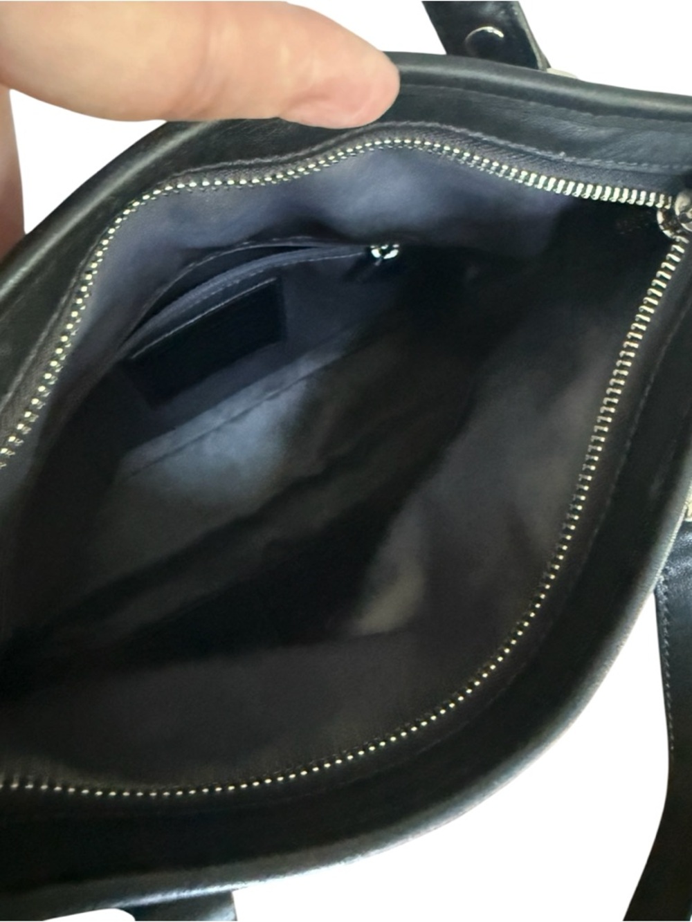 Coach Daisy Mia Black Leather Tote Bag with Front Zip Pocket! - Picture 7 of 11